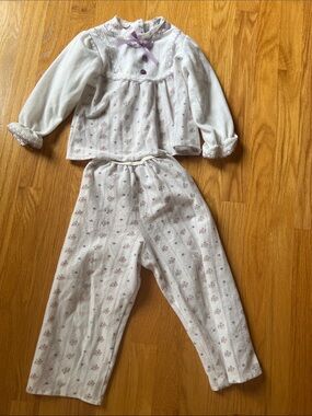 Vintage Lucky Star size 4T Girls' White and Light Pink/Purple Floral Pajama Set